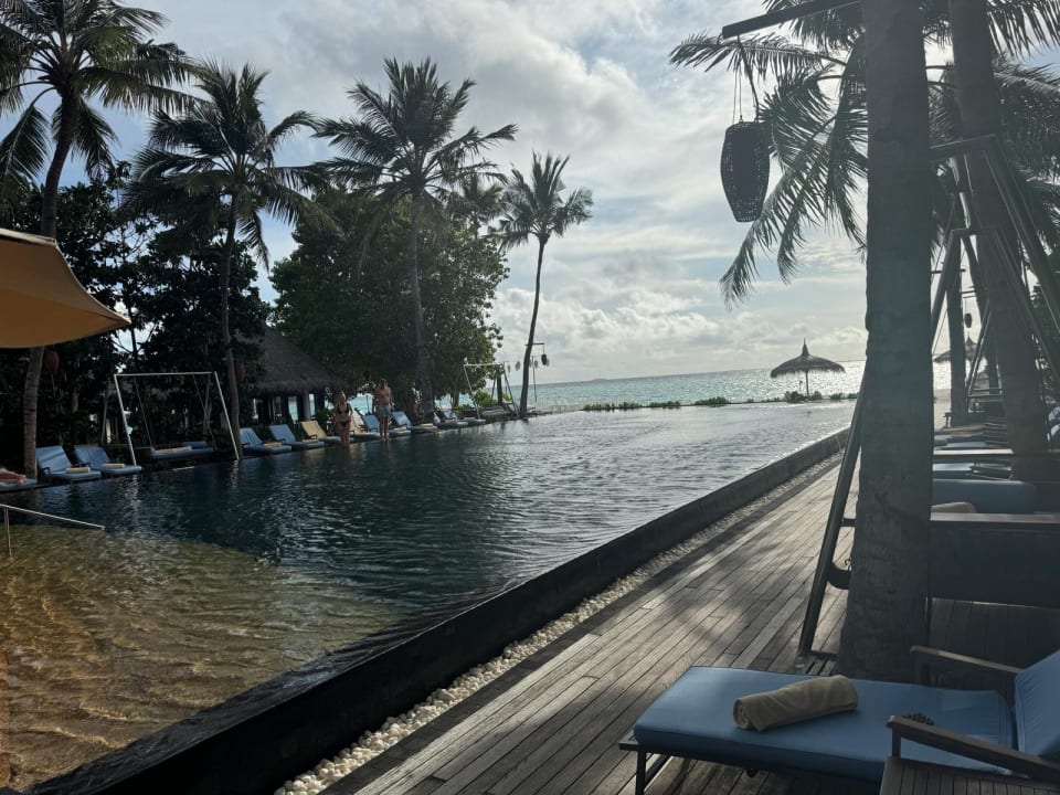 Pool Sun Siyam Iru Fushi