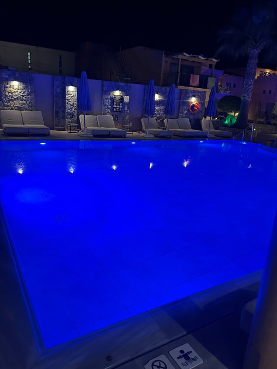 Pool High Beach Resort