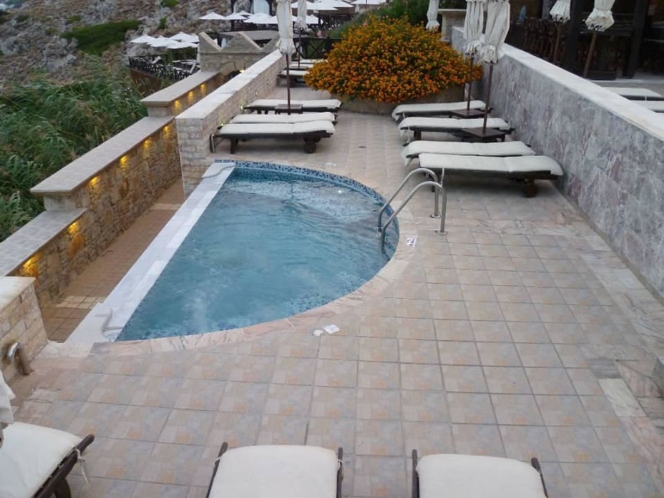 Kleiner Whirlpool Hotel Kalithea Horizon Royal
