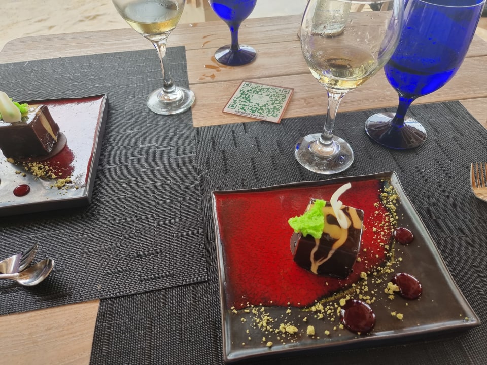 Gastro Emerald Faarufushi Resort & Spa