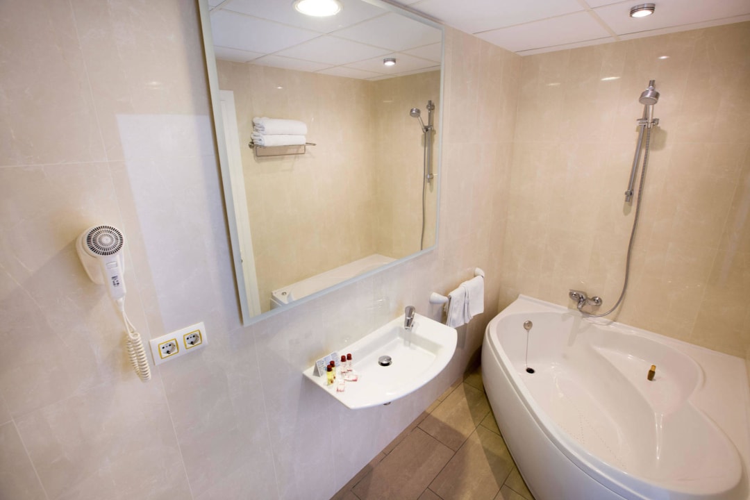 Jacuzzi room Cleopatra Spa Hotel