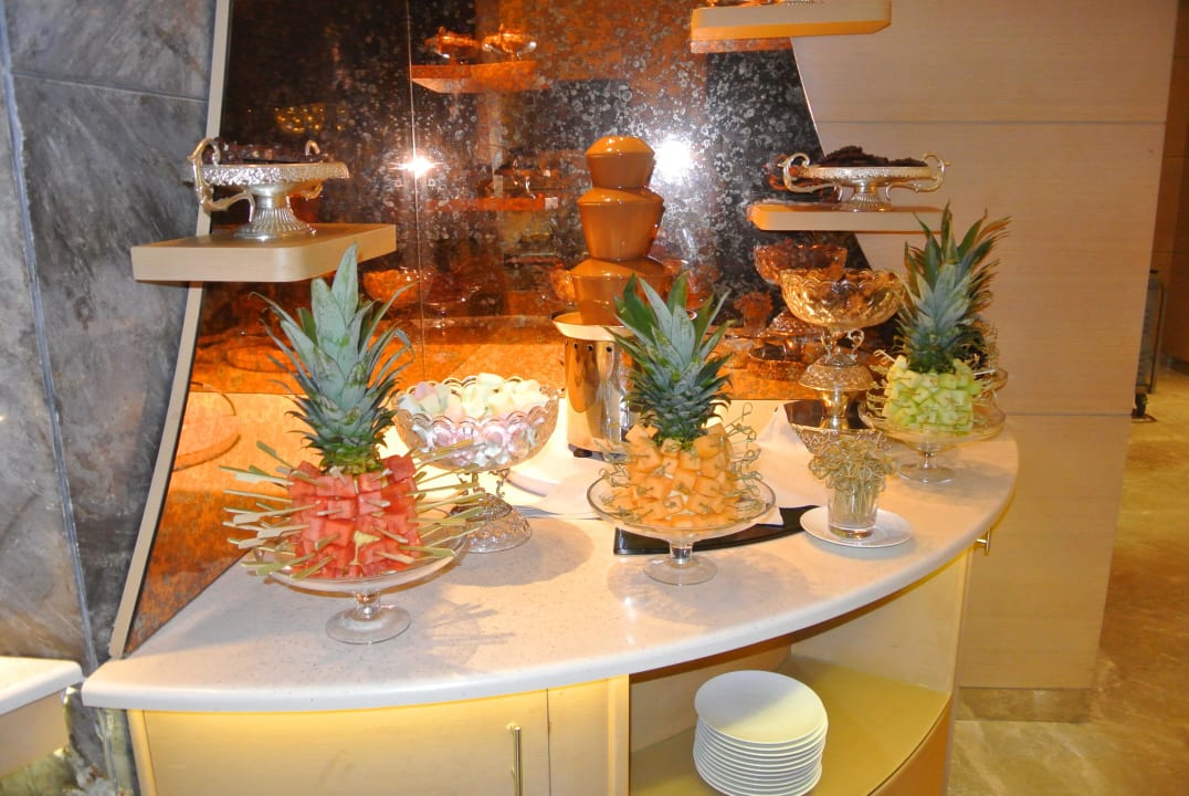 Rosewater - Schokobrunnen Conrad Abu Dhabi Etihad Towers
