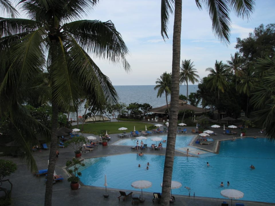 Blick vom Balkon The Regent Cha Am Beach Resort