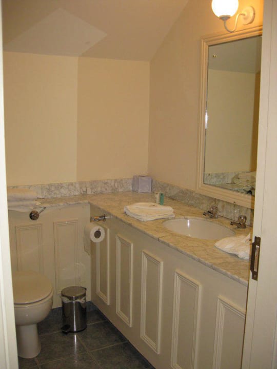 Bad  Hotel Ballyroe Heights