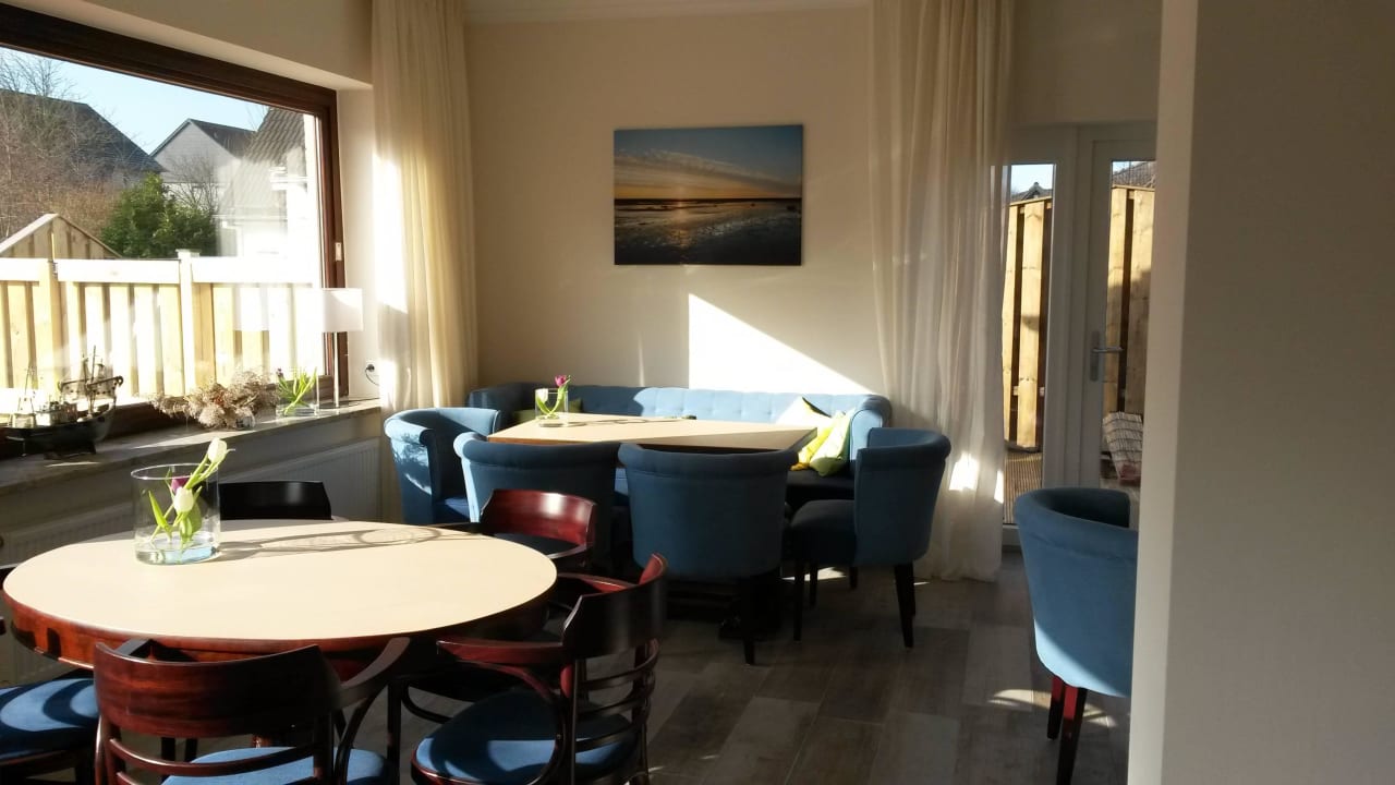 Gemütlicher Frühstücksraum Hotel Jess...am Meer