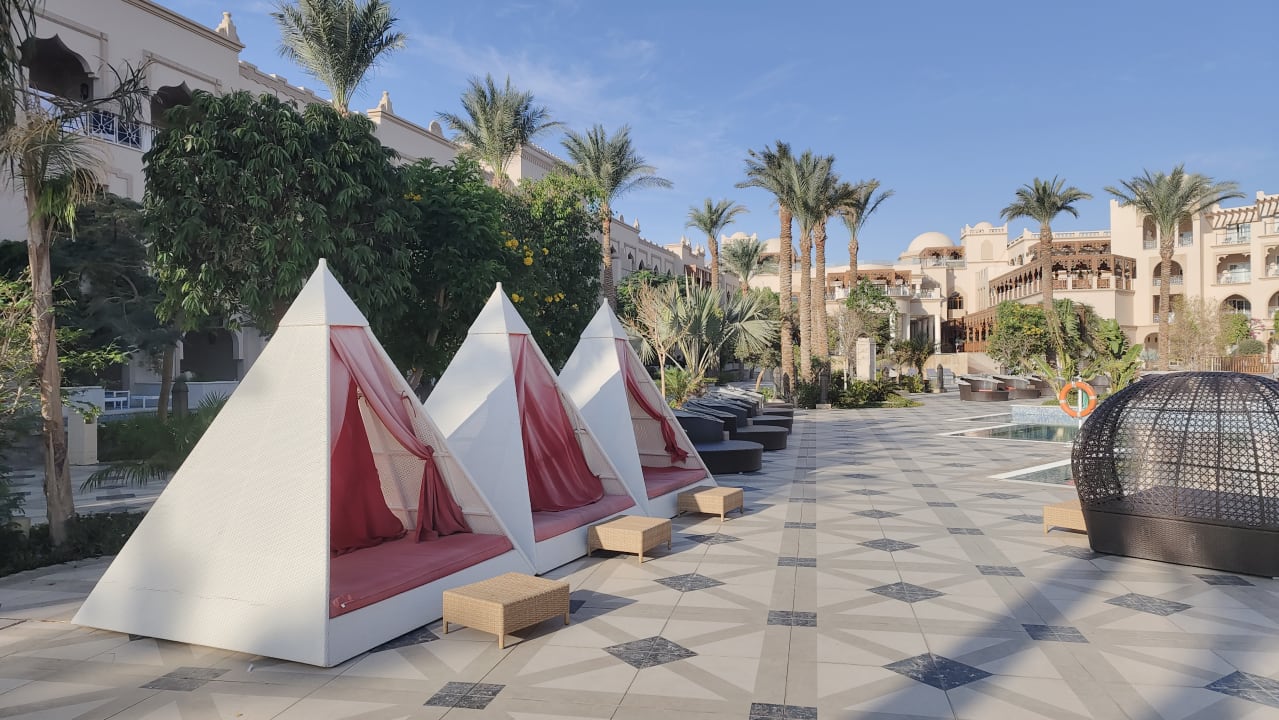 Gartenanlage The Grand Palace - Adults only