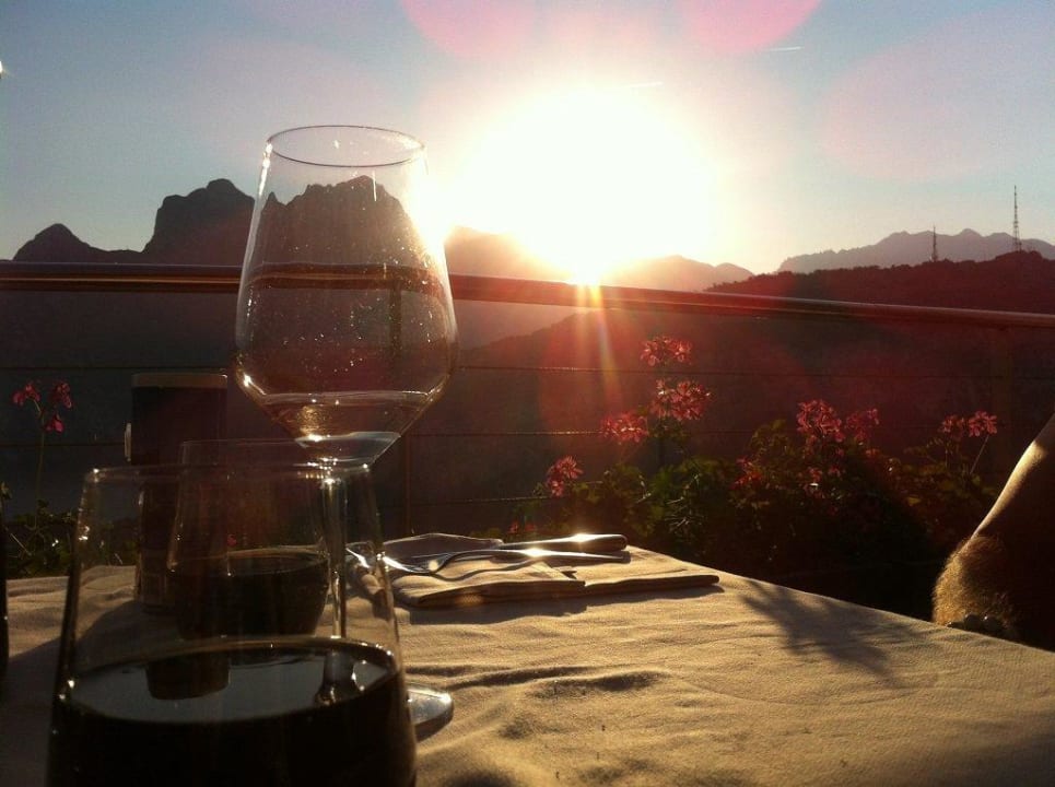 Abendessen mit Sonnenuntergang Garda Hotel Forte Charme