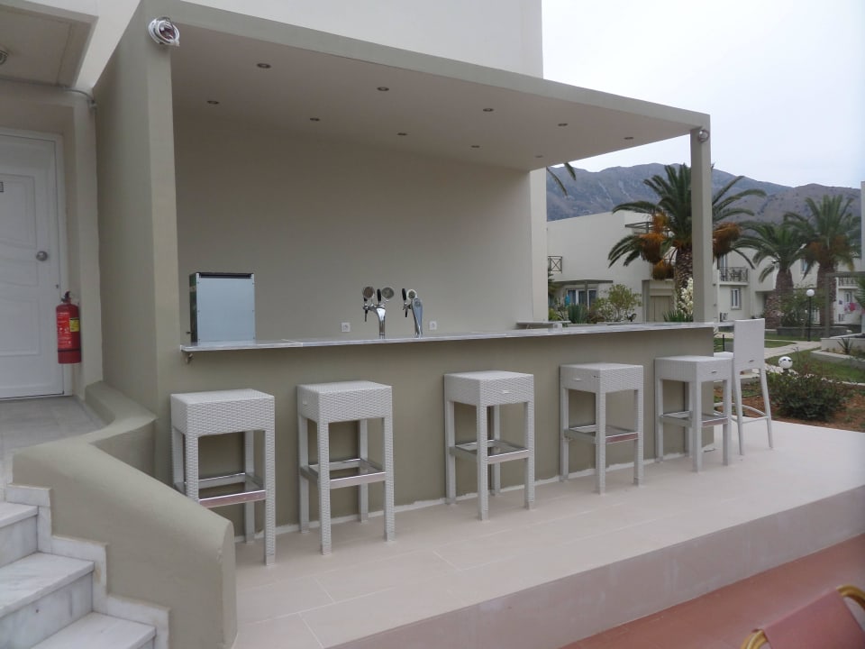 Am kleinen Pool HARPIN Georgioupolis Resort Aquapark & SPA