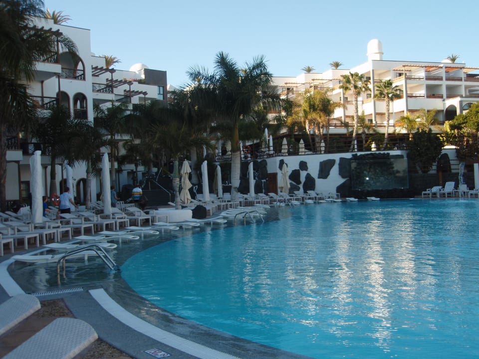 Der große Pool Princesa Yaiza Suite Hotel Resort