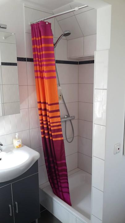 Dusche im Dachgeschoß Gästehaus Hagnauer Hof