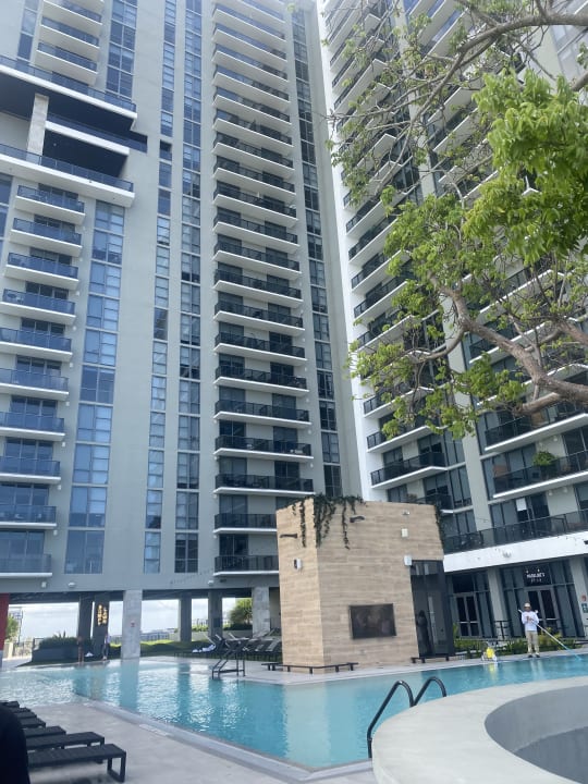 Pool Flow Fort Lauderdale Hotel