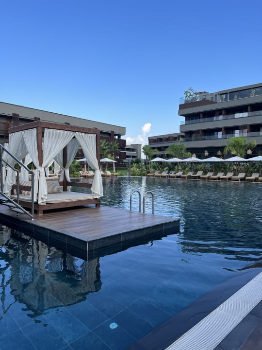 Pool Jacaranda Luxury Resort