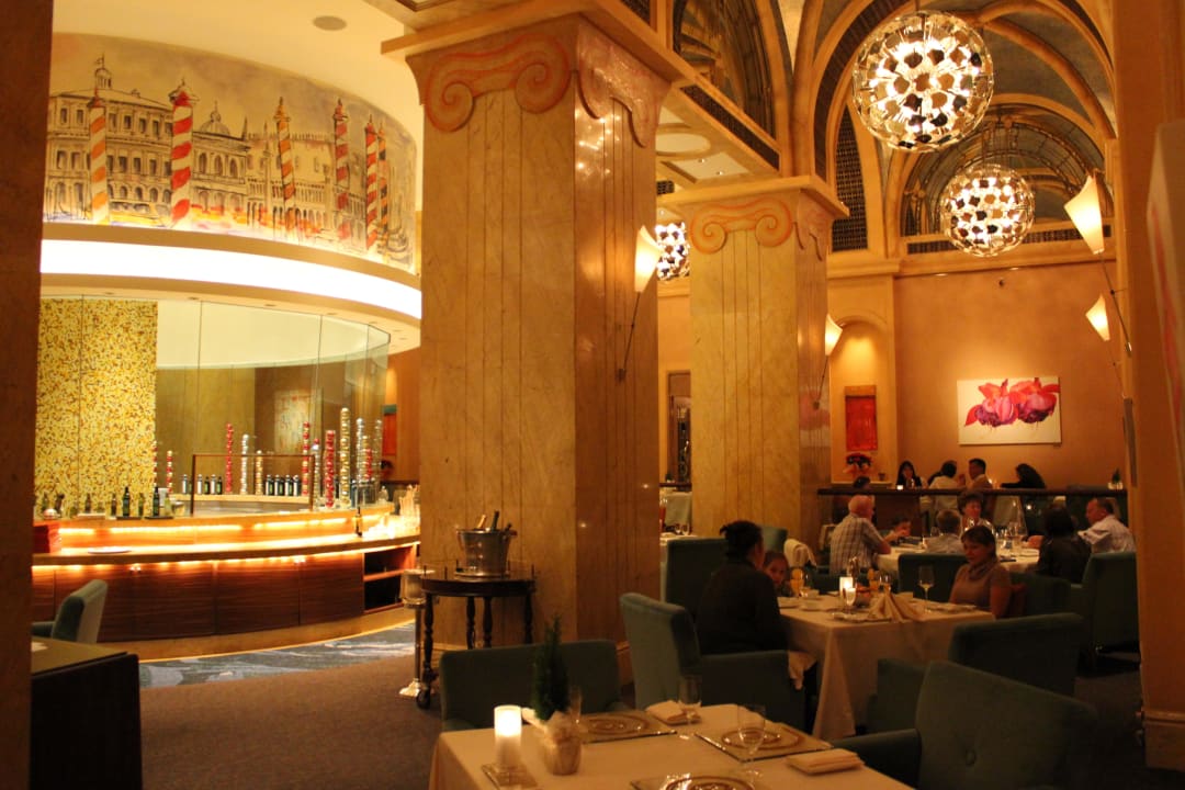 Mezzaluna Restaurant Emirates Palace Mandarin Oriental