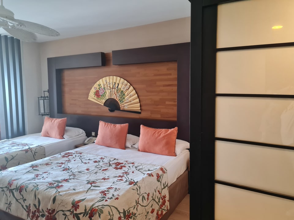 Zimmer Limak Lara Deluxe Hotel & Resort