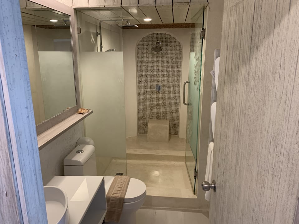 Zimmer Ocean Breeze Resort