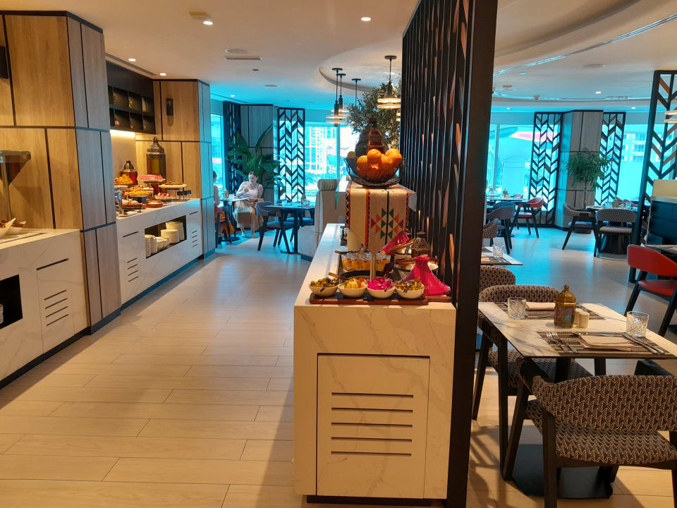 Gastro Rose Rayhaan by Rotana