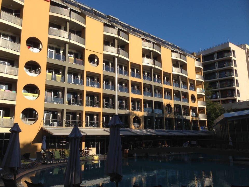 Hotel vom Pool aus gesehen HVD Viva Club Hotel