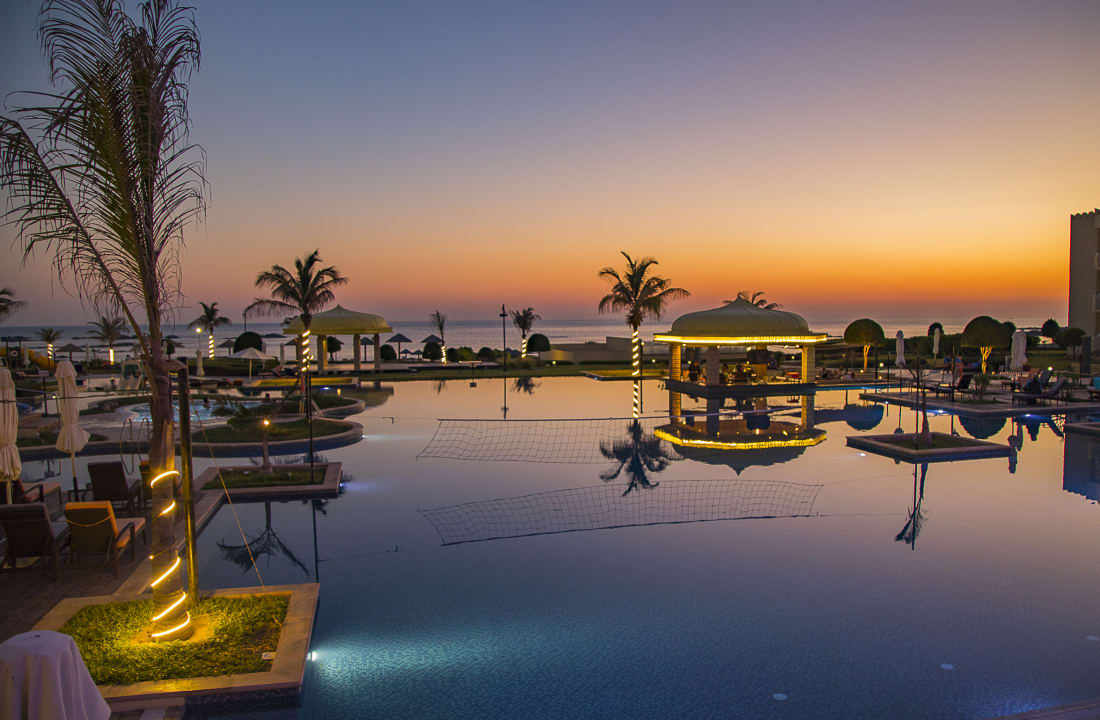 Pool Wyndham Garden Salalah Mirbat