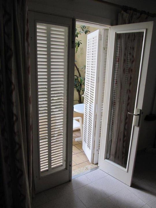 Tür/ Fenster Zimmer 124 Aparthotel Houm Plaza Son Rigo