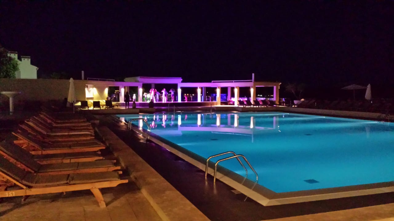 Poolanlage Abends während Animatio, September 2013 Park Plaza Verudela Pula