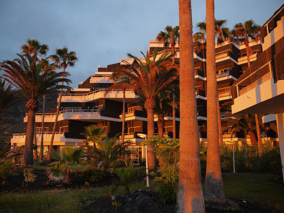Aus der Distanz, in der Abendsonne Melia La Palma Hotel