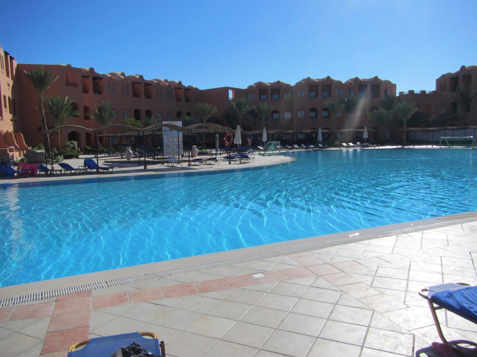 Большой бассейн Jaz Makadi Oasis Resort