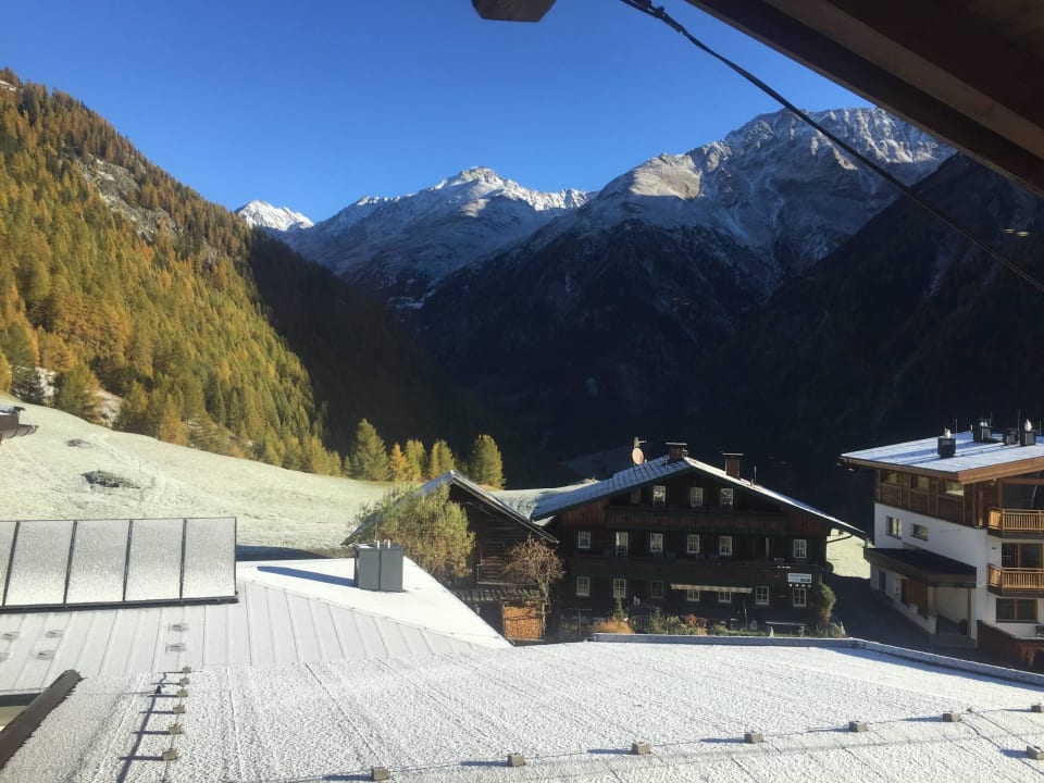 Ausblick aus Zimmer  Grünwald Resort Sölden