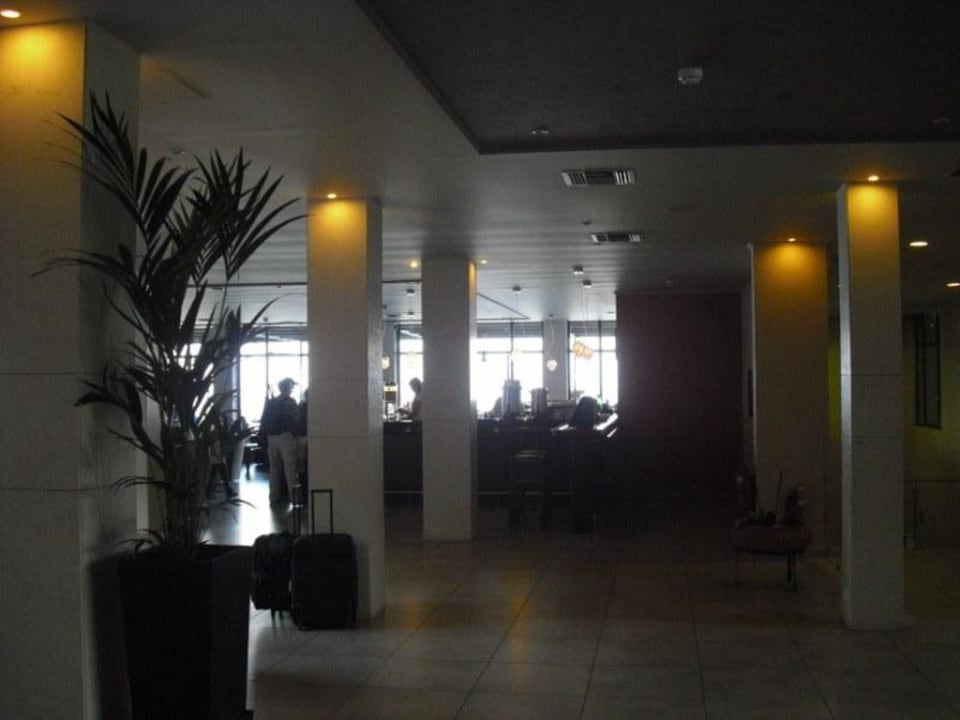 Schöne Einrichtung im Haupthaus. Aeolos Beach Resort