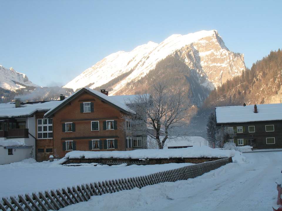 12/2008 Die verschneite Kanisfluh Pension & Ferienwohnung Solaria