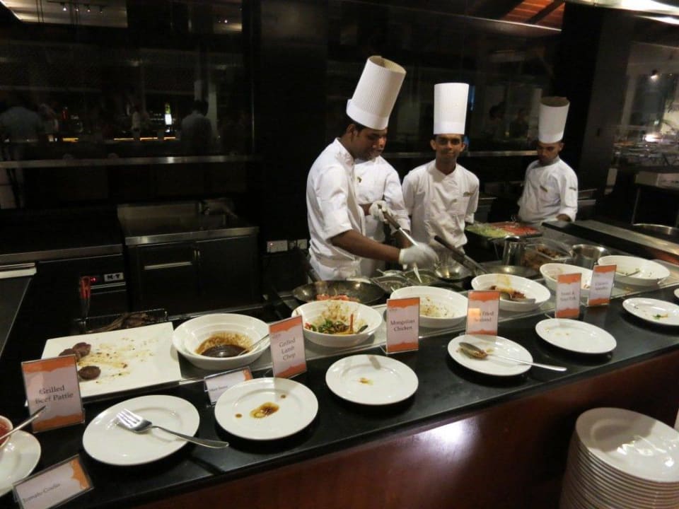 Abendessen Cinnamon Lodge Habarana