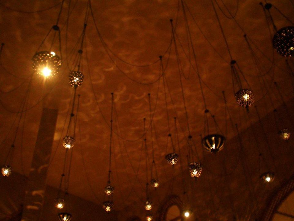 Decke in der Bar Ghazala Gardens