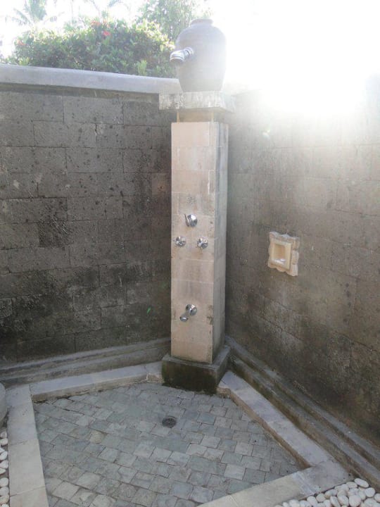 Separate Dusche, vom Badezimmer erreichbar Puri Bagus Lovina