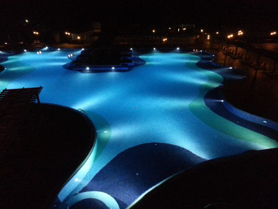 Pool bei Nacht Arcanus Hotels Sorgun
