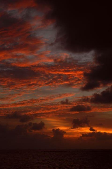 Wenn der Himmel brennt Kuramathi Maldives