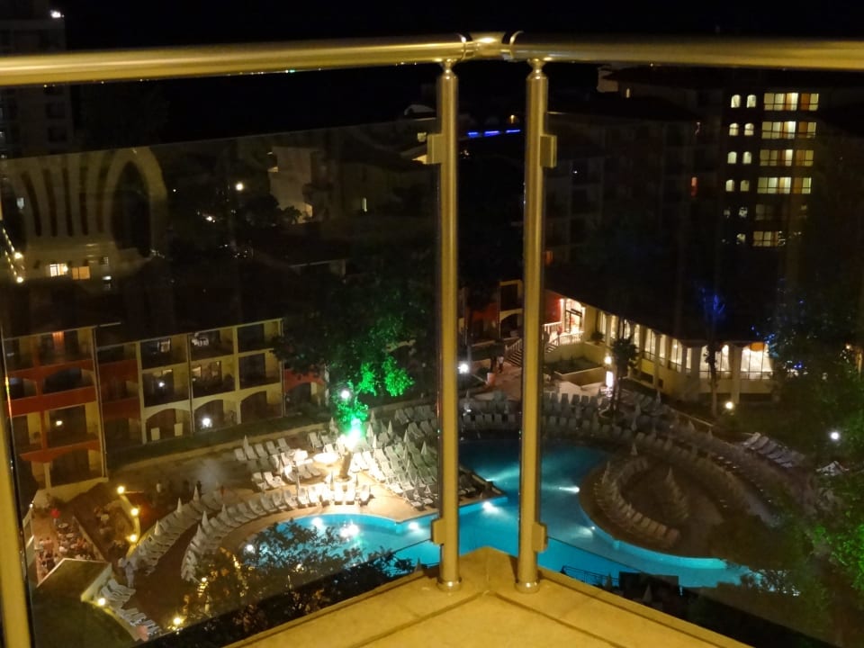 Aussicht  auf das Grifid Bolero bei Nacht Park Hotel Golden Beach