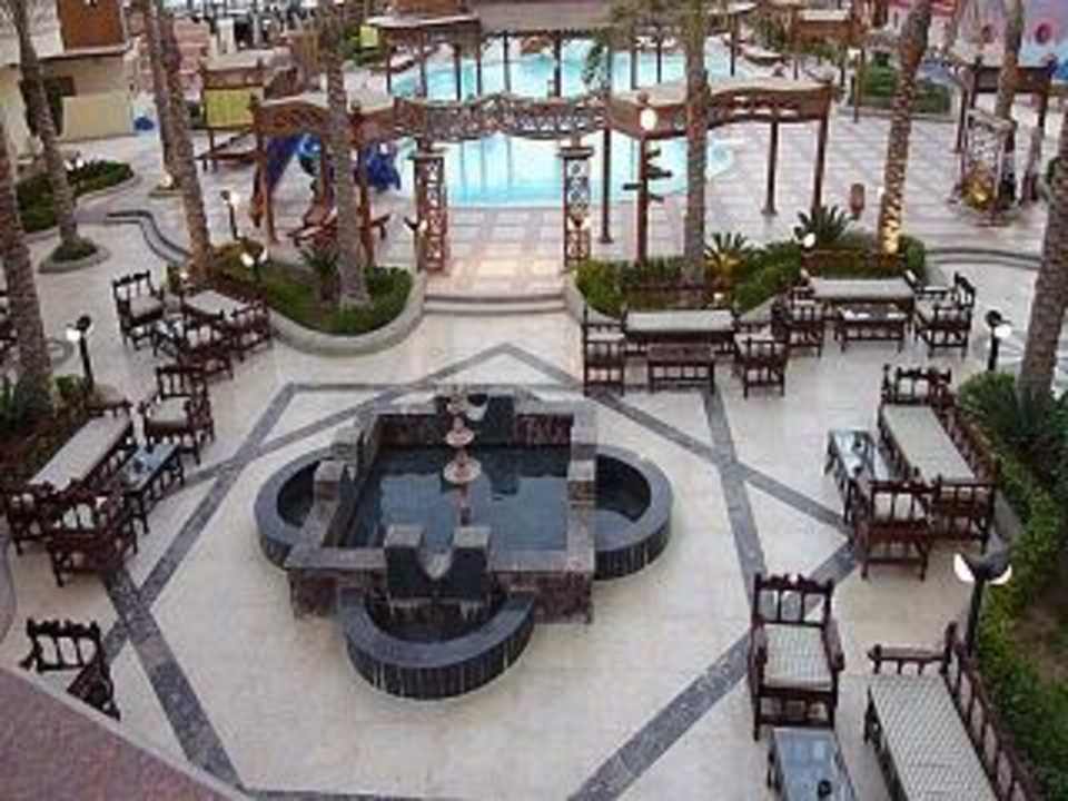 Innenhof Riviera Aqua Park Resort