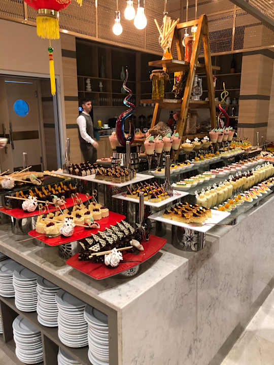 Gastro Acanthus Cennet Barut Collection