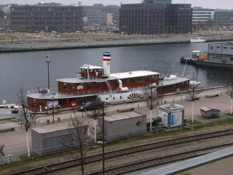Vom Parkdeck gesehen IntercityHotel Kiel