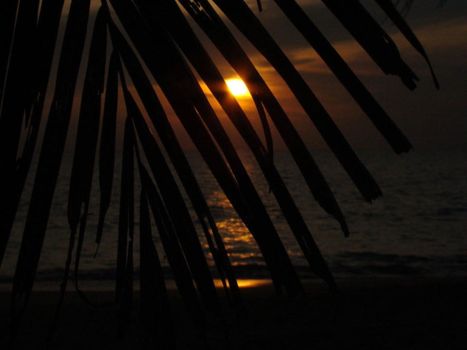 Sonnenuntergang am Strand Khao Lak Bayfront Resort