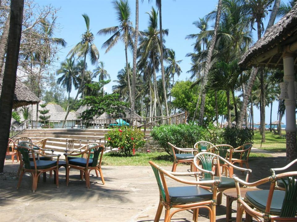 Przy basenie Neptune Village Beach Resort & Spa