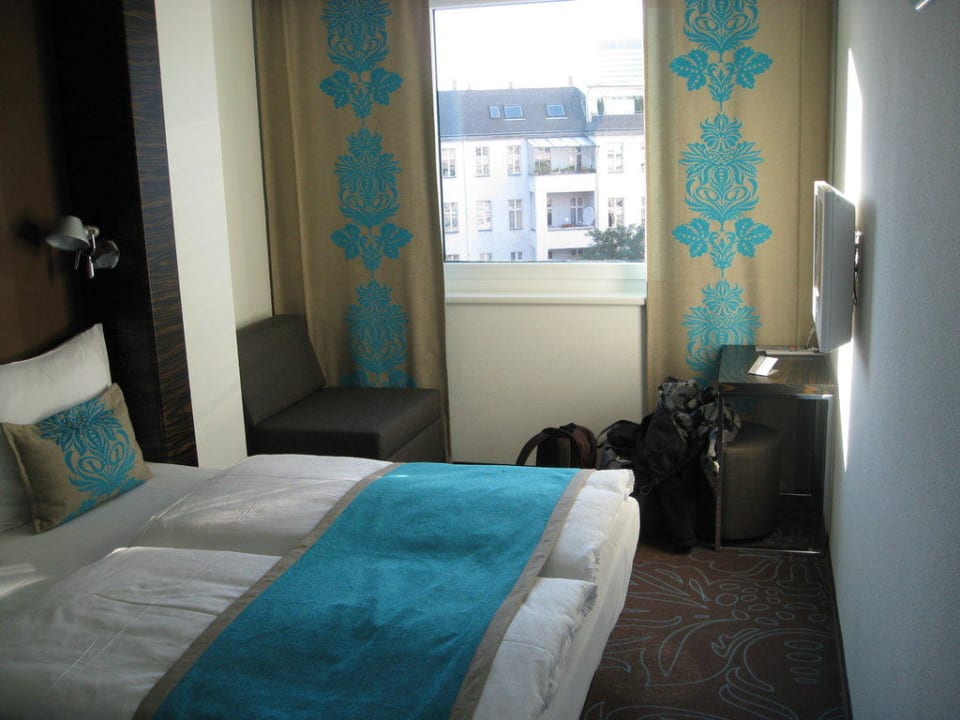 Bett Motel One Berlin Ku'Damm