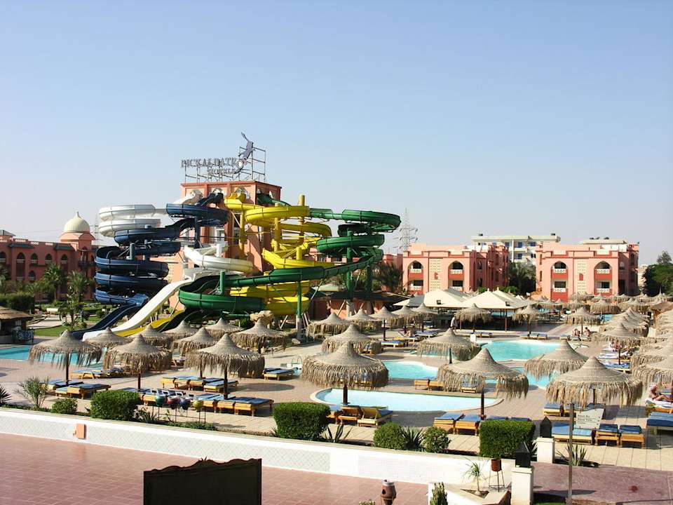 Blick auf die Rutschen und Pool Pickalbatros Aqua Park Resort - Hurghada