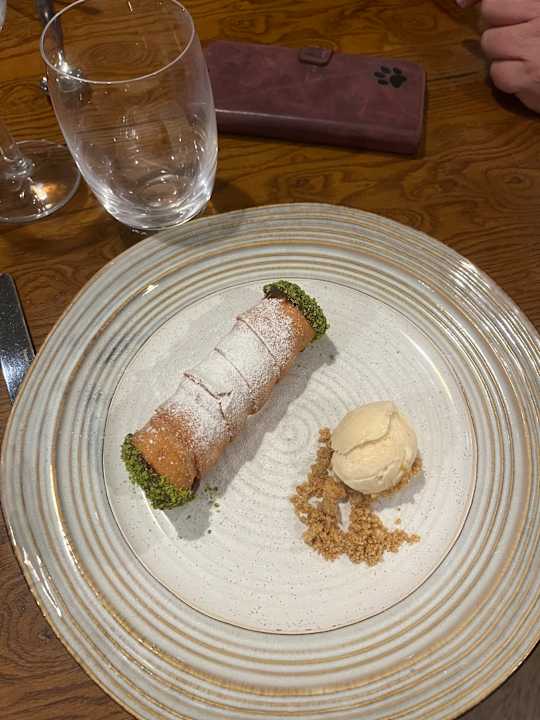 Gastro Acanthus Cennet Barut Collection