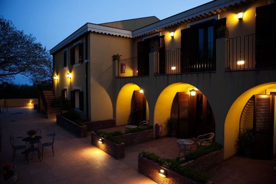 Al crepuscolo Hotel La Terra Del Mezzo