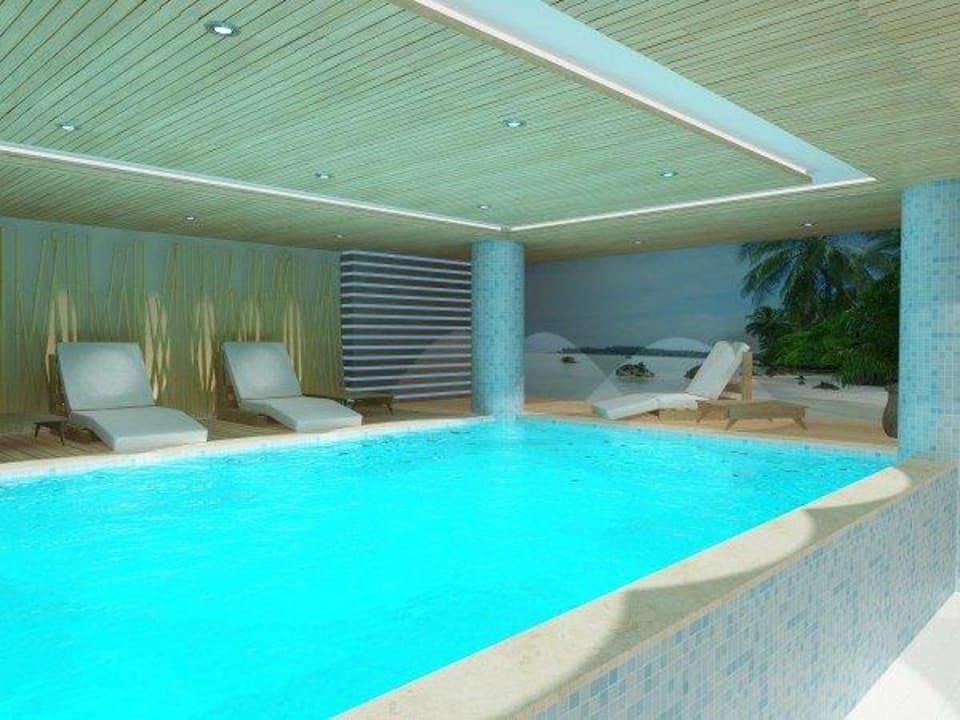 Indoor swimming pool Hotel Odyssey Residence