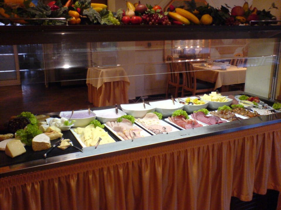 Weiterer Teil des Frühstücksbüffet Hotel Linderhof