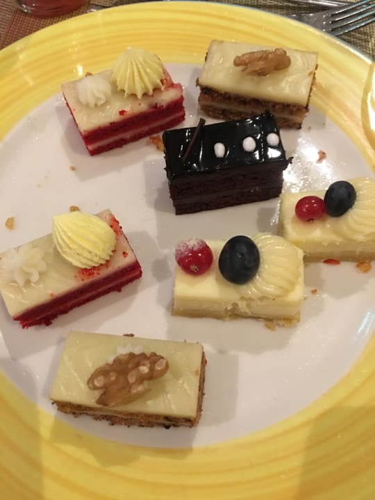 Gastro JA Palm Tree Court