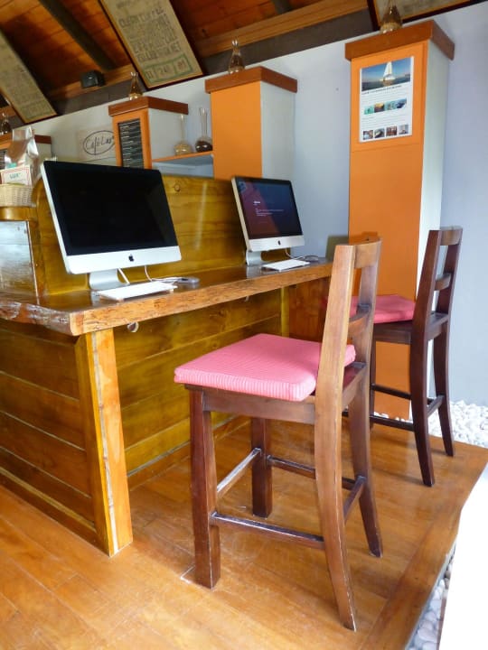 Apple Internet Ecke in der Lobby LUX South Ari Atoll