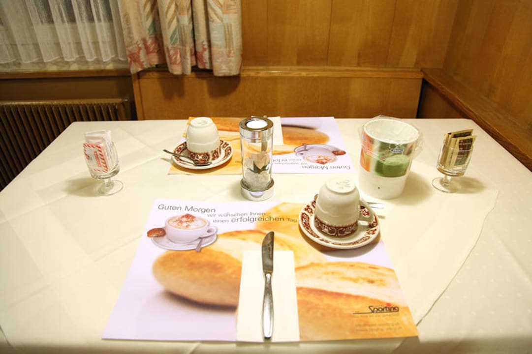 Frühstückstisch Hotel Sporting