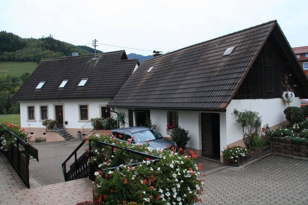 Blick auf das andere Wohnhaus Schiebenrothenhof
